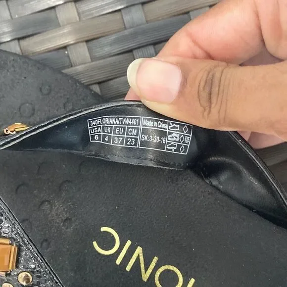 Vionic sandals, women’s size 6 - Picture 5 of 6